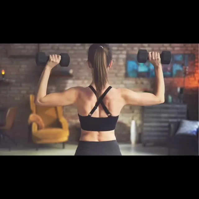 筋力トレーニングをすることで体型・健康・メンタルなど様々な用...